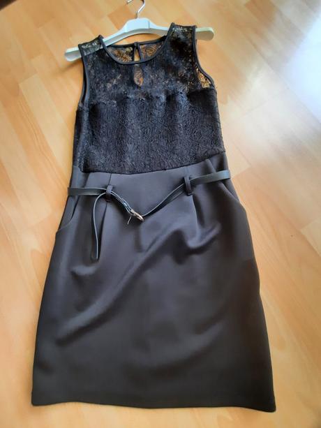 Dámske šaty s krajkou, m