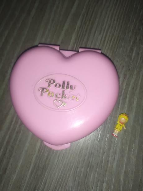 Polly pocket kompakt srdiecko,