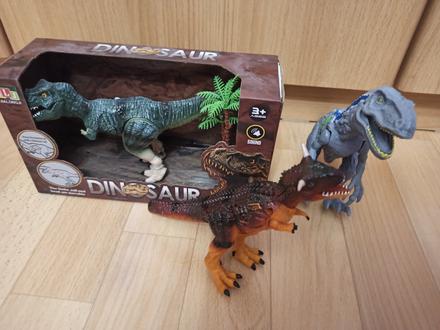 Pohyblivý dinosaurus so zvukom, 
