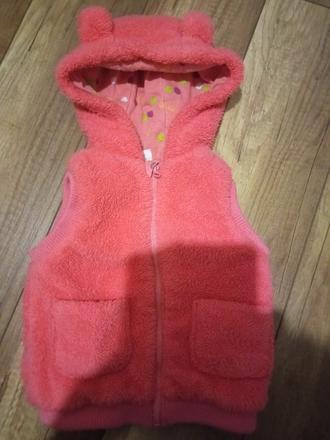 Huňatá vesta, f&f,92