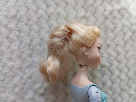 Barbie mattel elsa na korčuliach, 