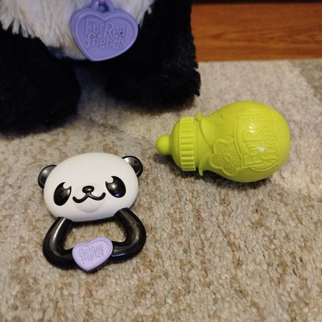 Interaktívna panda pom pom od furreal,