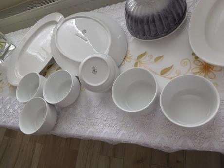 Porcelánové veľké taniere +misky na kompot značené, 