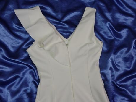 Kvalitné puzdrové šaty, s