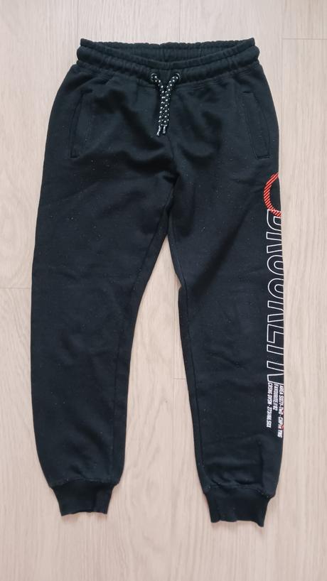 2x teplaky, sinsay,152