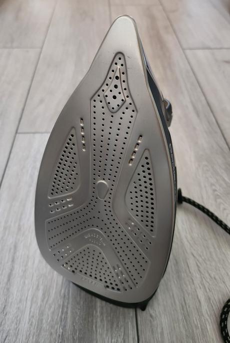 Naparovacia žehlička rowenta model dw6330,2700w, rowenta