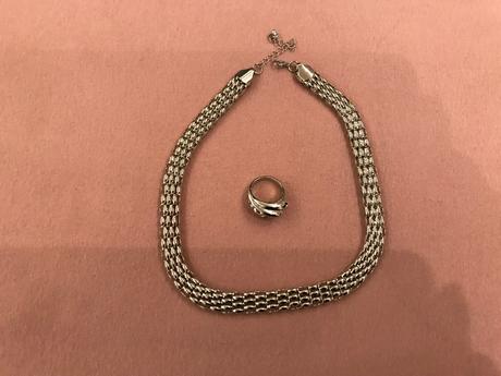 Náhrdelník/ prsteň, 