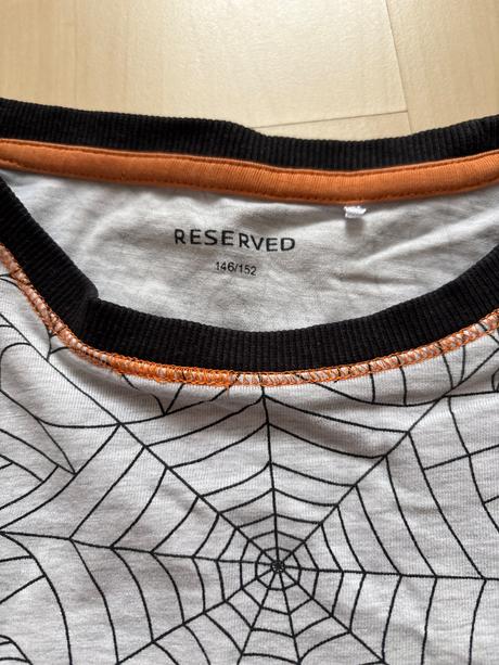 Pyžamo, reserved,152