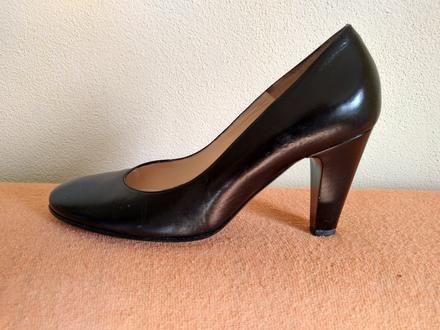 Čierne lodičky (veľkosť 36), 36