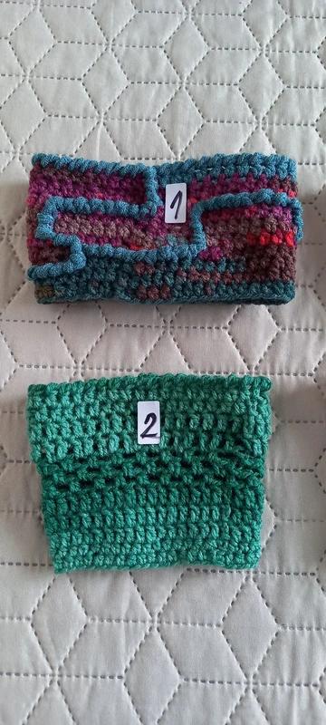 Malé háčkované návleky na kvetináče, 