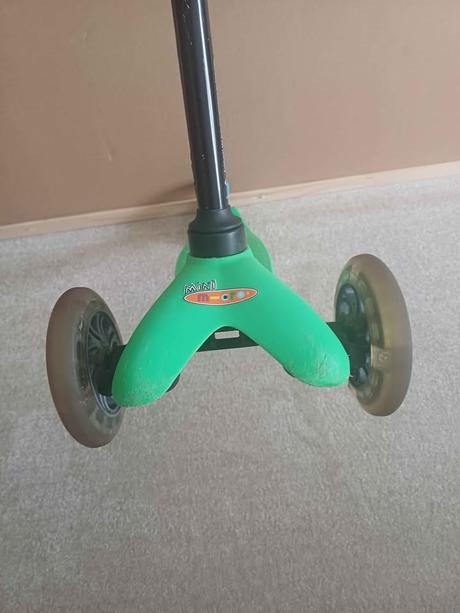 Micro - mini classic green led - dětská koloběžka, micro