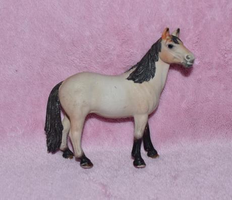 Schleich koníky poškodené,