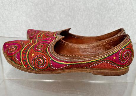 Vyšívané kožené topánky, 36