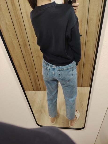 Tmavo modrá mikina h&m so žltým nápisom, h&m,xs