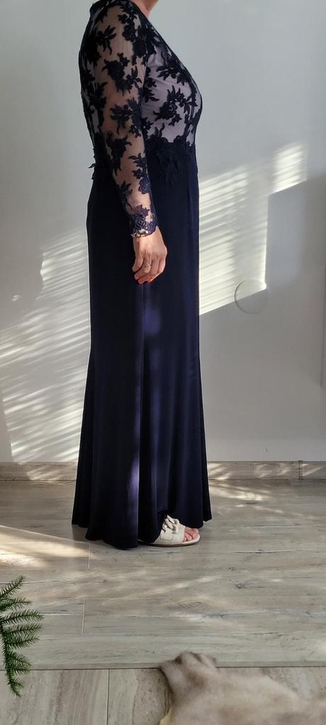 Spoločenské šaty, 42