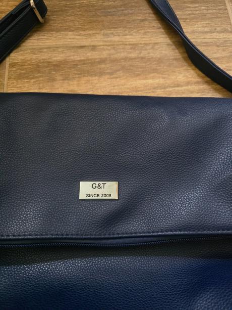 Kabelka so strapcami, 