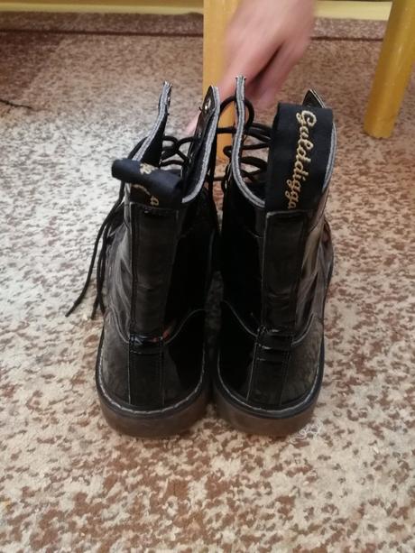 Lakove topanky, 39