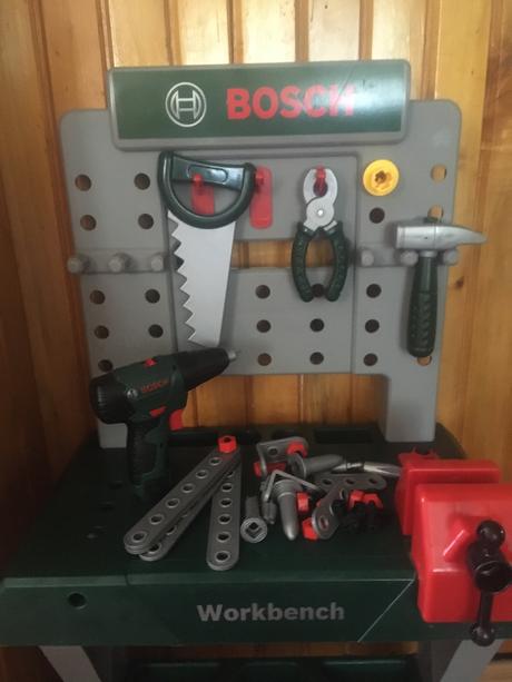 Bosh stolík s náradím, 