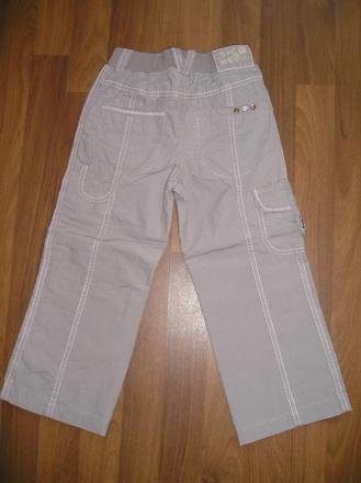 Šedé nohavice, 110