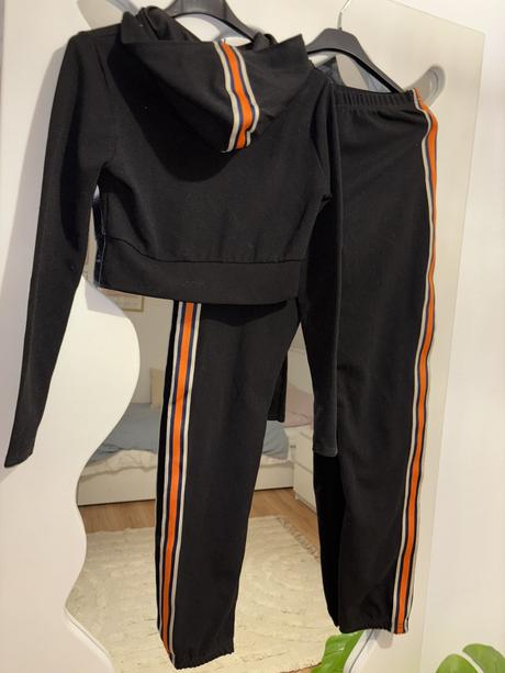 Crop tepláková súprava boohoo 34, 34 / xs