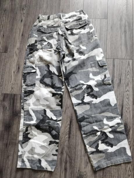 Maskáčové nohavice, 158