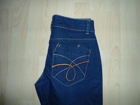 Tmavomodre rifle, 34