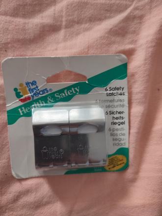 Nepoužité bezpečnostné západky do šuflíkov, the first years