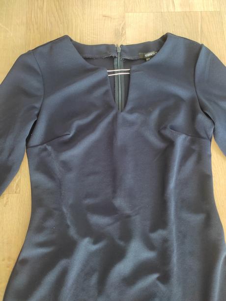 Tmavo modré saty, esmara,36