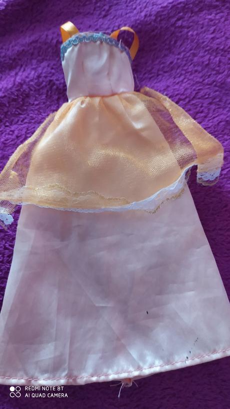 Šaty pre barbie,