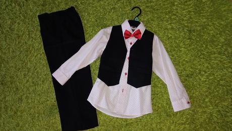 Bielo-červená košeľa a motýlik, 110