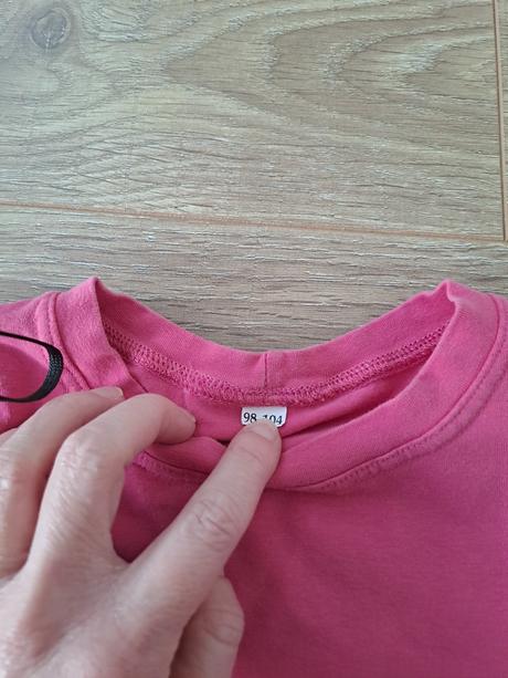 Dievčenské šaty, 98