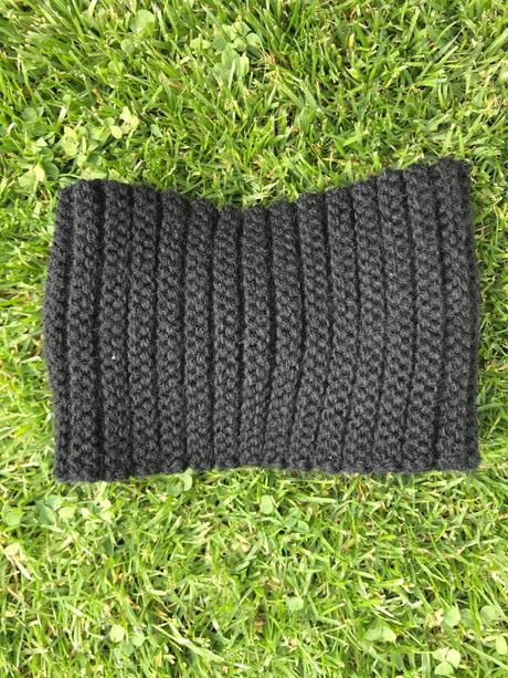 Čierna pletená čelenka,