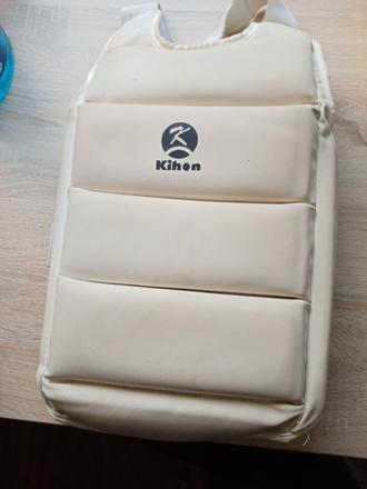 Chránič hrudníku na karate, 