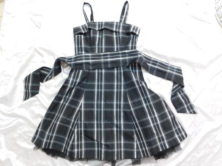Pekne trendy karo korzetove šaty, 36