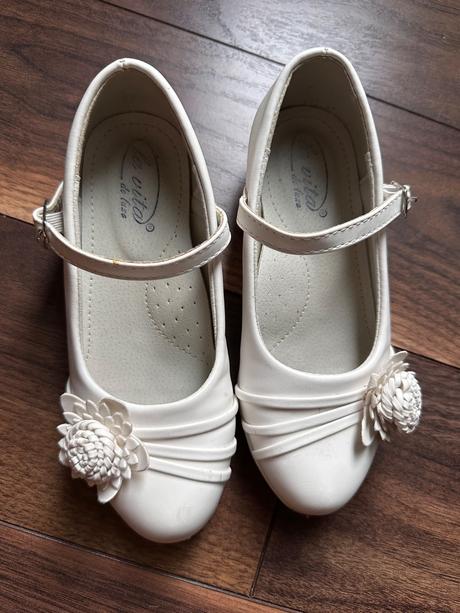 Slávnostná obuv, 27