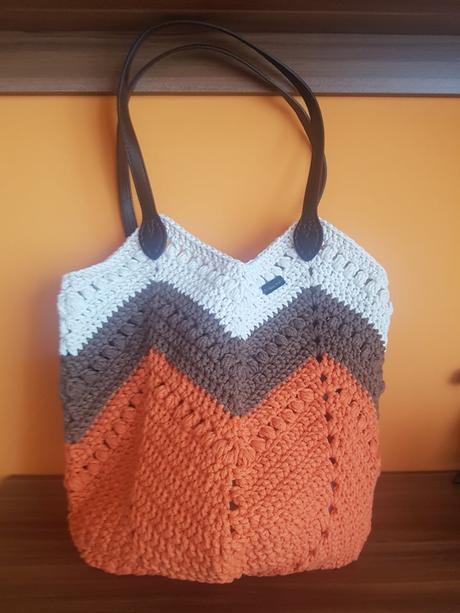 Háčkovaná kabelka, 