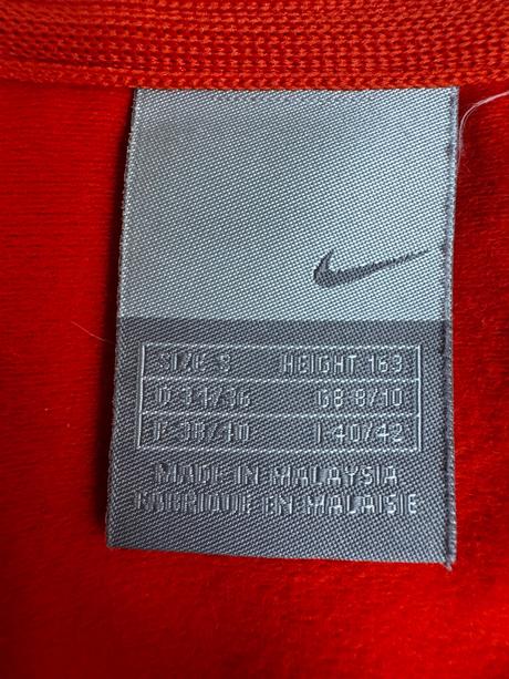 Mikina nike ktorá oživí každý outfit, nike,s