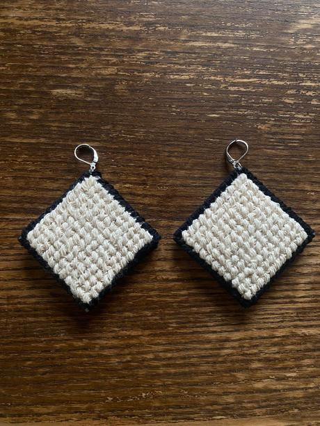 Folk náušnice  krížiková výšivka, 