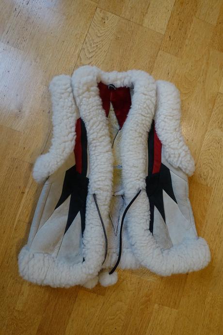 Veľmi teplá vesta z ovčej kožušiny, 116
