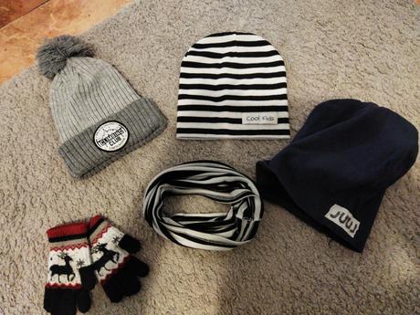 Čiapky,rukavice, juuj,92