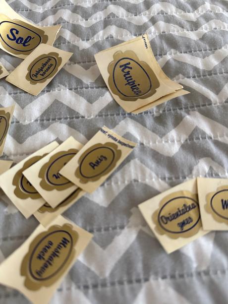 Retro nálepky na koreničky 21 kusov, 