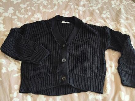 Čierny svetrík 140, reserved,140