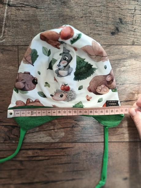 Čiapočka nákrčník, 42