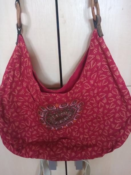 Nenosené letná taška a druhá ako darcek, bershka