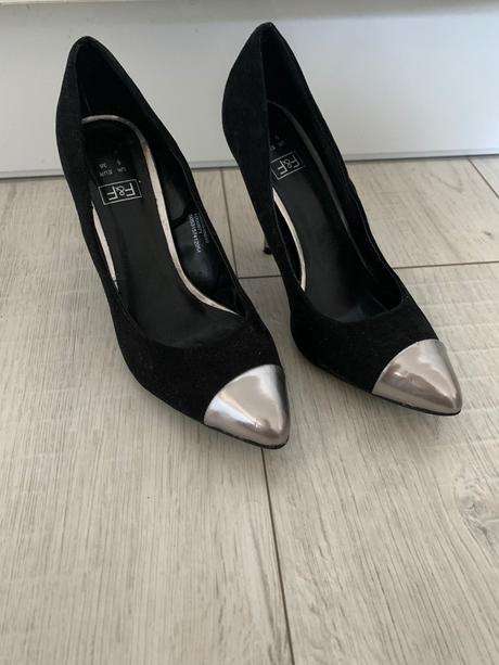 Čierne lodičky so striebornou špičkou, f&f,38