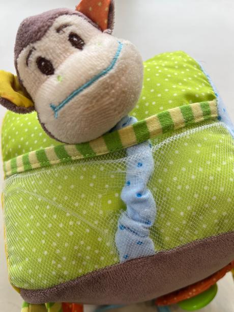 Sada farebnych zvukovych hraciek pre babatko,