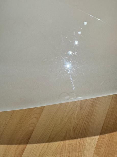 Sklenený konferenčný stolík, 