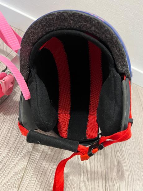 Prilba a kacenky na korculovanie, bolle