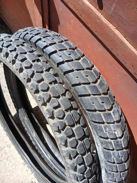 Moto pneumatiky terénne - predné aj zadné,