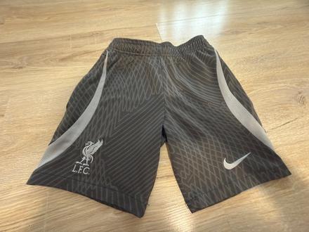 Chlapcenske kratase, nike,128